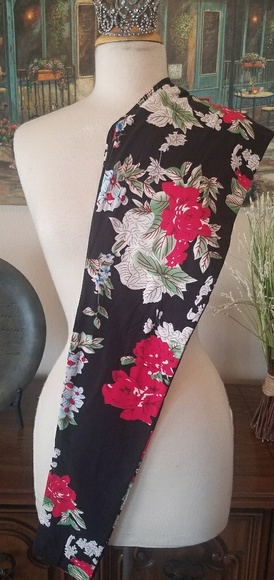 Red & White flowers leggings - Picture 1 of 3